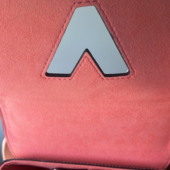 Louis Vuitton Twist PM gradient 2022 collection ๐ - Picture 12 of 17